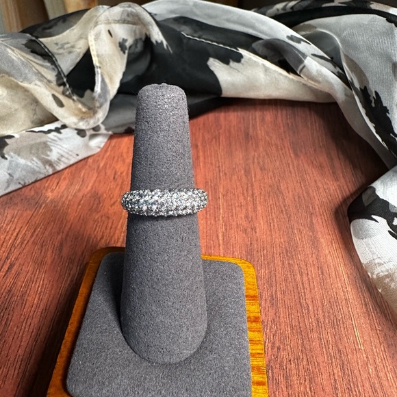 Swarovski Crystal Ring - Picture 3 of 15